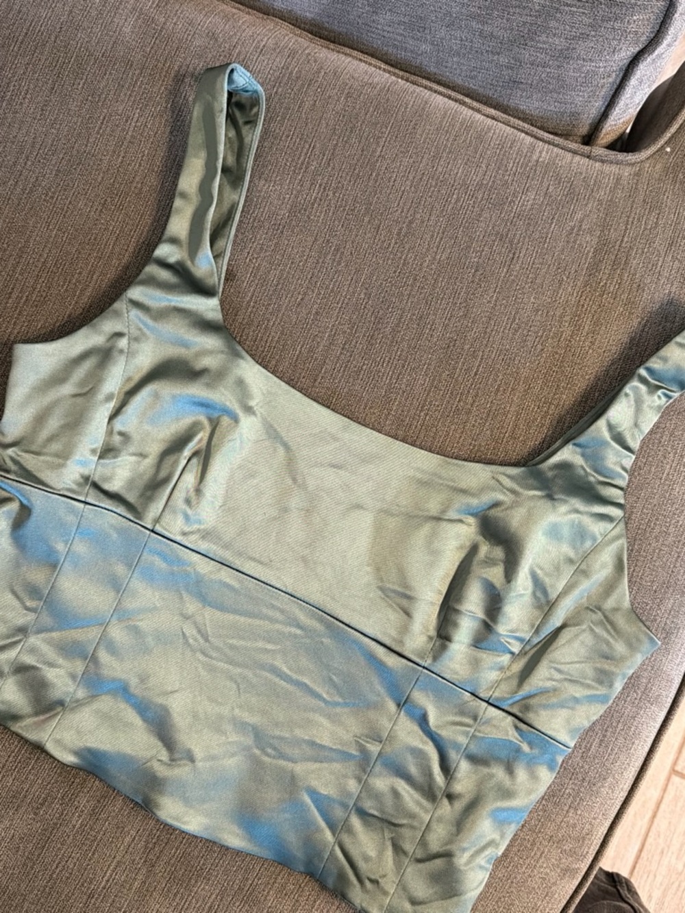 Wilfred Aritzia Satin Scoop Neck Crop Tank - Sage Green